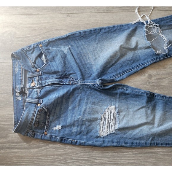 American Original Rewash #bemore Distressed Blue Jeans Size 3/26 - Picture 2 of 11